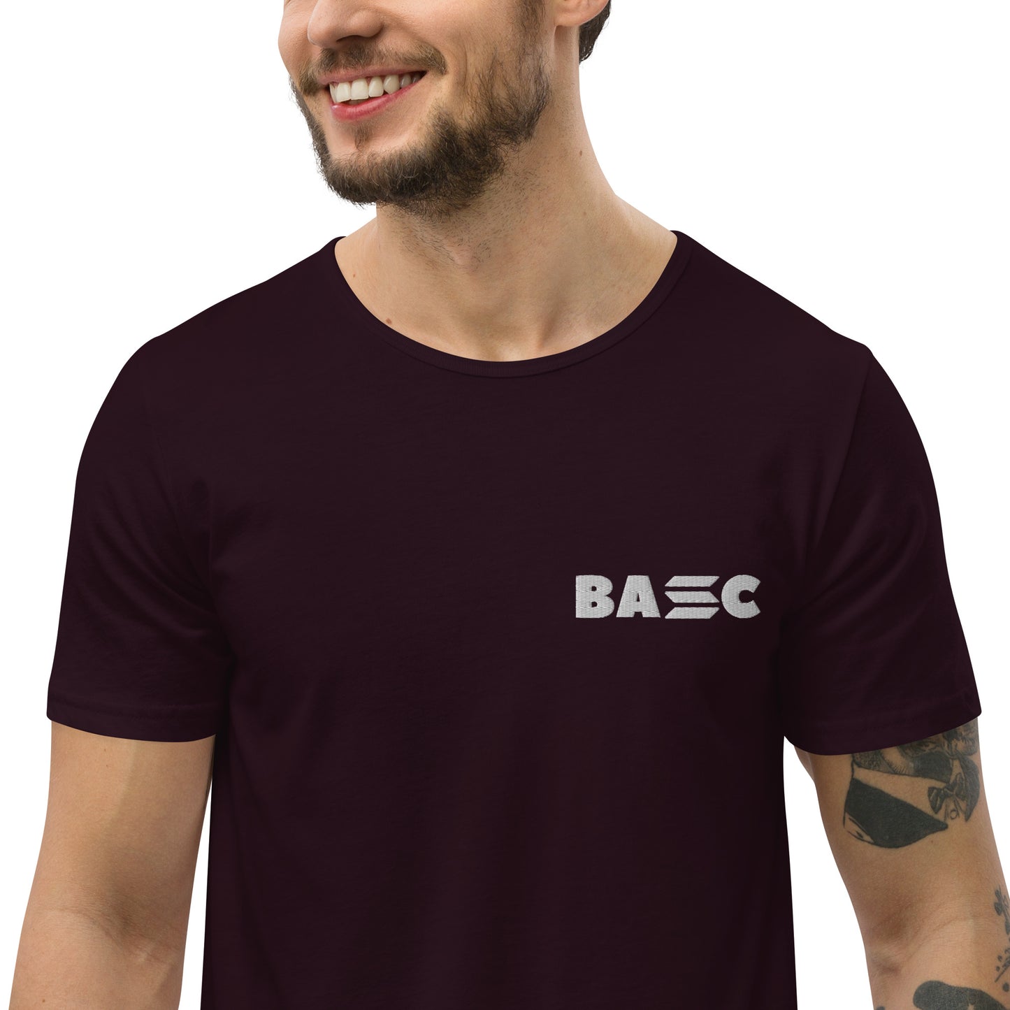 Camiseta BASC con dobladillo redondeado